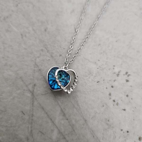 IMAGE FOR REFERENCE NOT EXACT MODEL** Fashion Jewelry Chain and Blue Heart Pendant | EZ Auction
