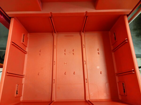 Milwaukee PACKOUT 22 in. 2-Drawer Tool Box with Metal Reinforced Corners - Image 3
